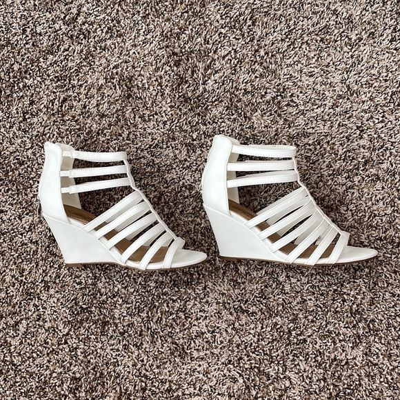 White leather wedges size 8 - Picture 2 of 4